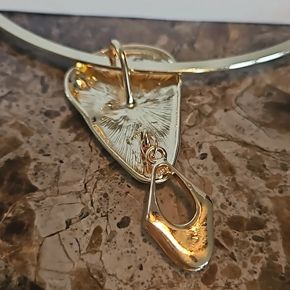Kate Park Necklace.Gold tone - Picture 7 of 8
